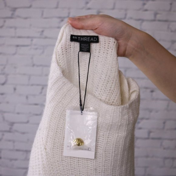 Hudson's Bay merino wool blend white sweater b2 - Picture 6 of 6